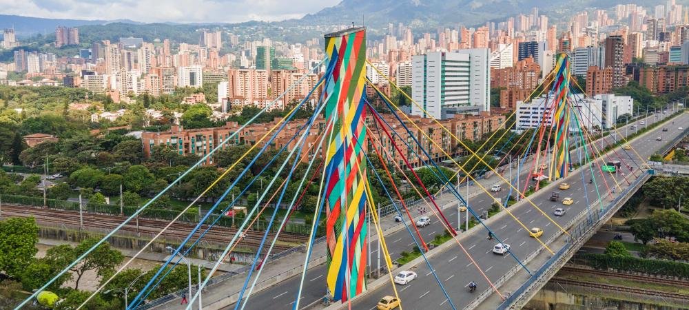 Puente de la 4 Sur, vista aérea de Medellín, Colombia